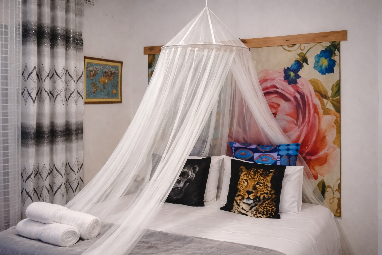 Semi en-suite room with a king bed at The Stonehouse